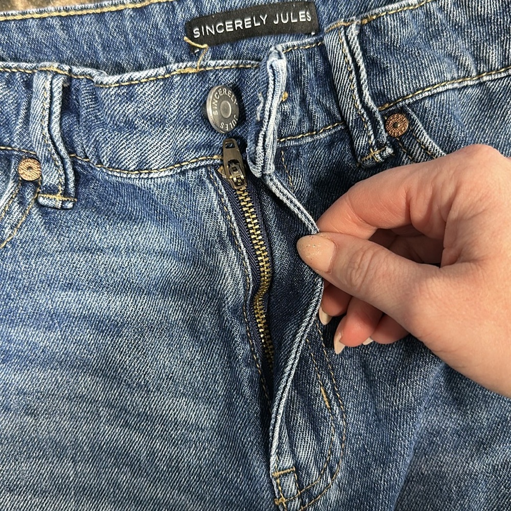 Bundle of two pairs of Sincerely Jules Denim Shorts • size 3/26 - Picture 4 of 7